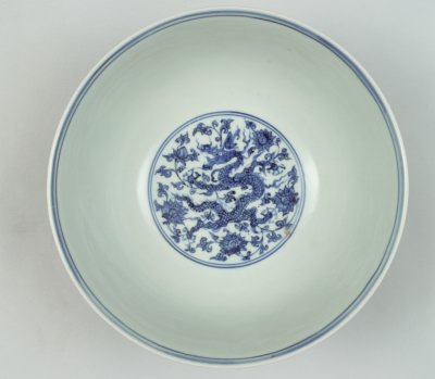 图片[2]-Blue and white bowl with dragon pattern-China Archive